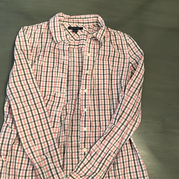 Tommy Hilfiger button down - Picture 1 of 2